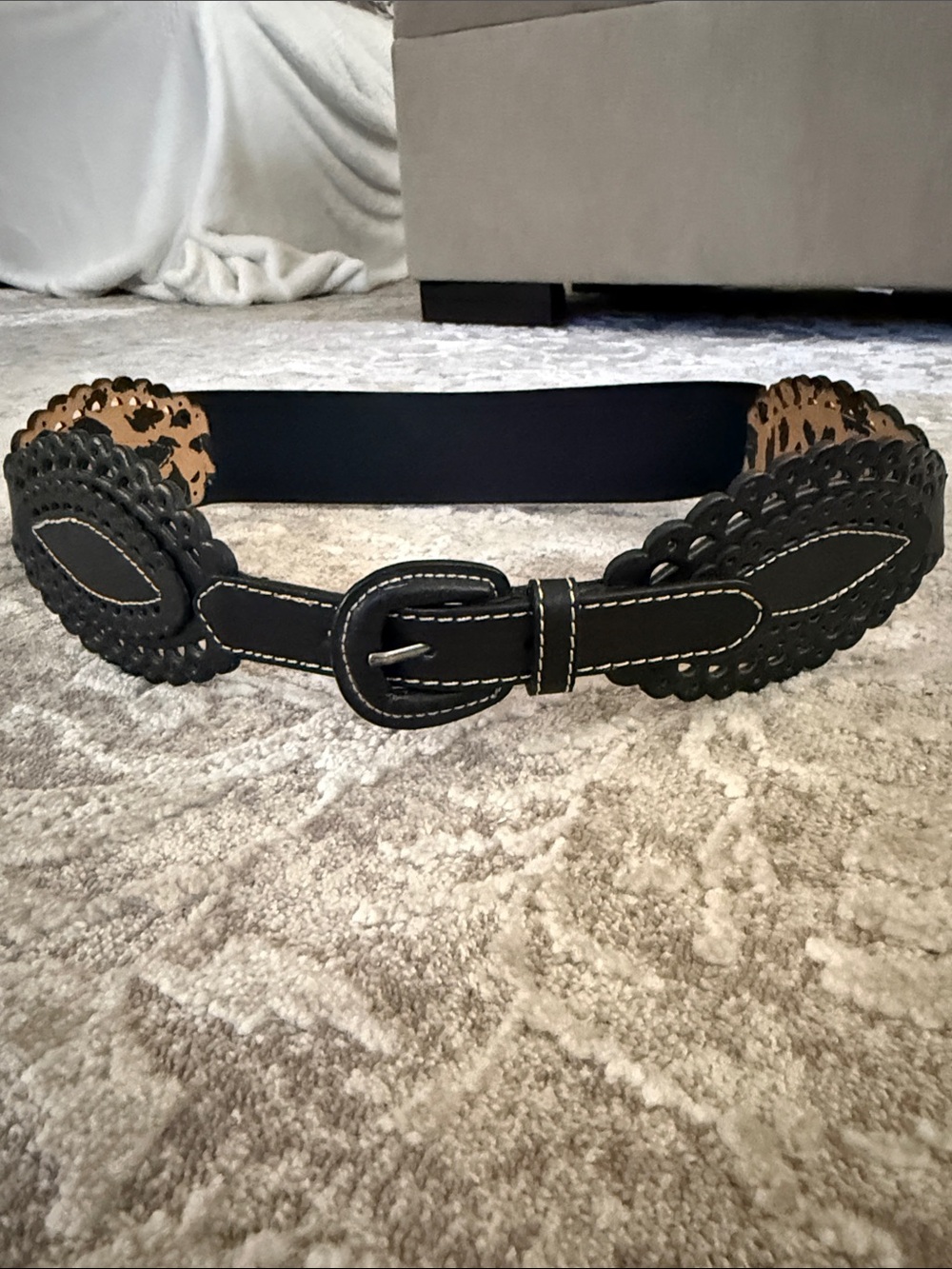 Betsy Johnson Black Scalloped Waist Belt with Contrast Stitching